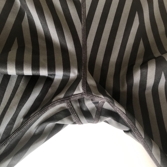 Gap Fit Striped Leggings Black, Gray - Picture 3 of 10